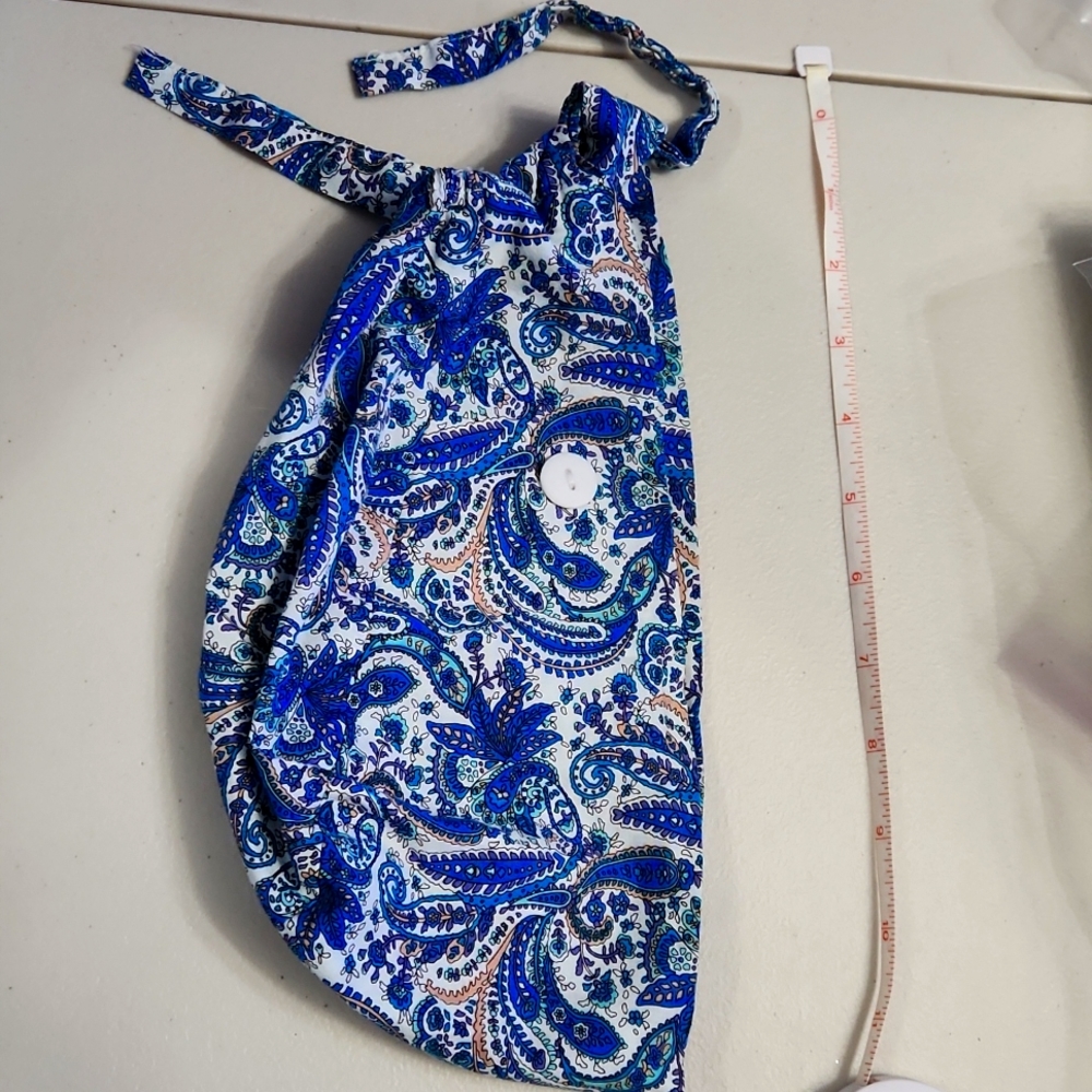 💖💖💖Scrub Cap blue Teal paisley, with buttons to hold mask on. New